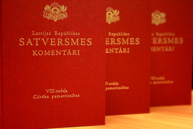 Klajā nāk unikāls izdevums: LR Satversmes 8.nodaļas komentāri