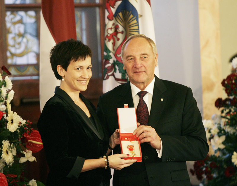 Sveicam "Jurista Vārda" galveno redaktori ar Atzinības krustu!