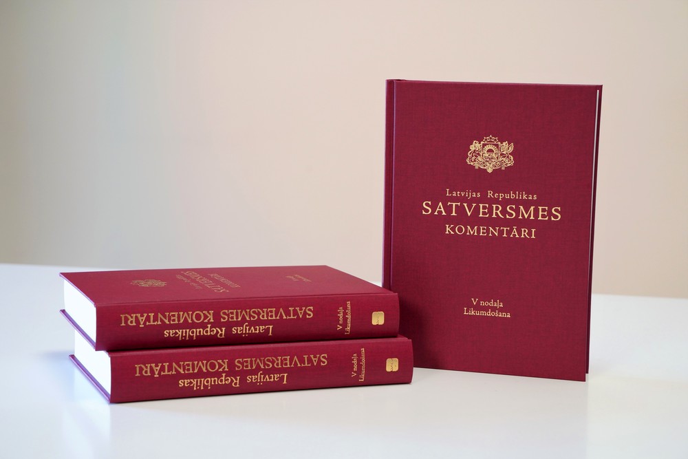 Saeimā atvērs likumdošanai veltītu Satversmes komentāru grāmatu