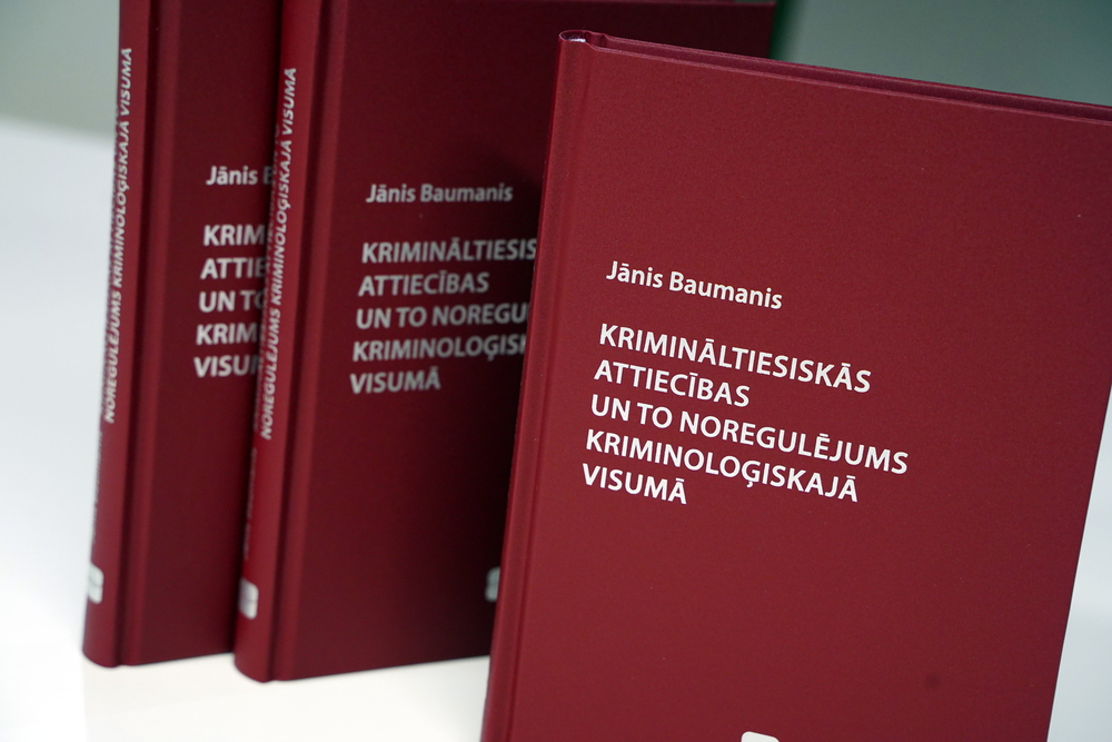 Jaunums e-grāmatnīcā: Krimināltiesiskās attiecības un to noregulējums kriminoloģiskajā visumā 